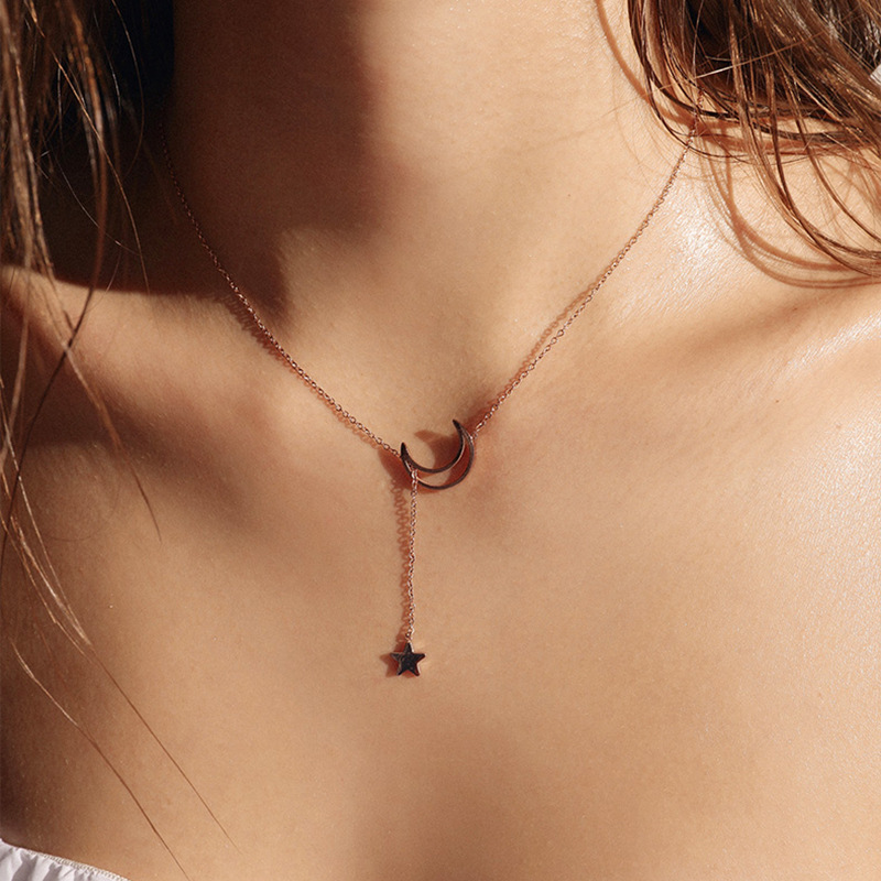 MOON NECKLACE