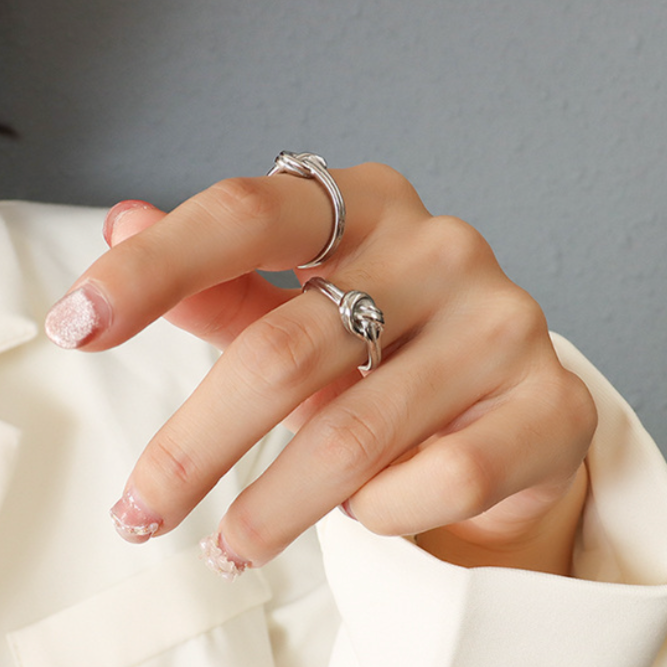 SIMPLE KNOT RING