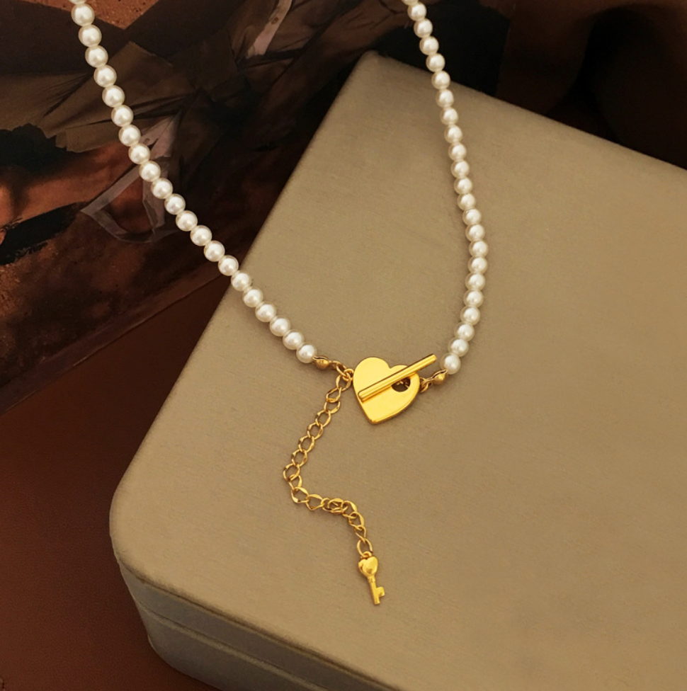HEART PERAL NECKLACE