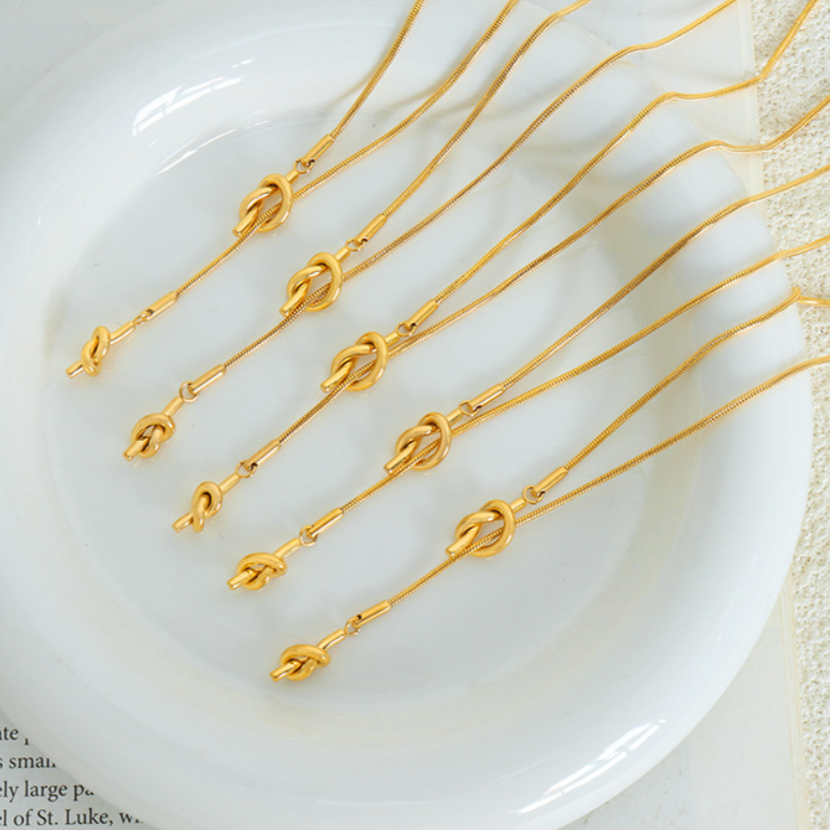 LONG NOEUD NECKLACE
