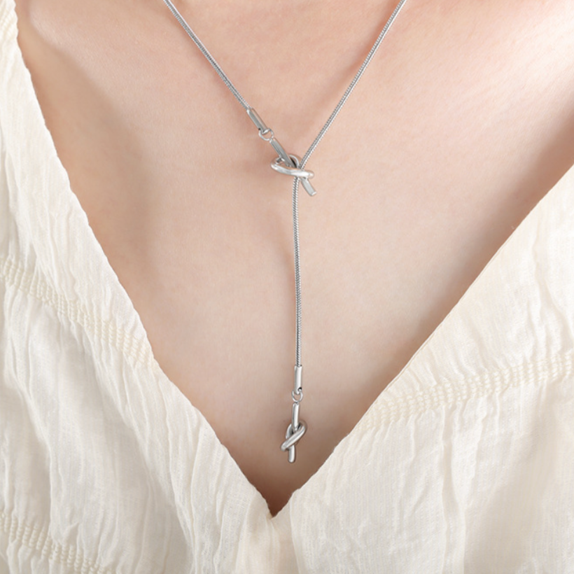 LONG NOEUD NECKLACE