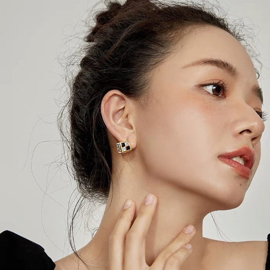 【LOEM】SQUARE PIERCE