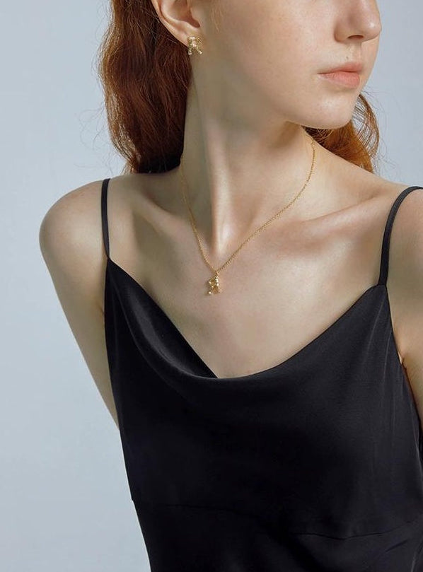 GOLD INITIAL PENDANT NECKLACE