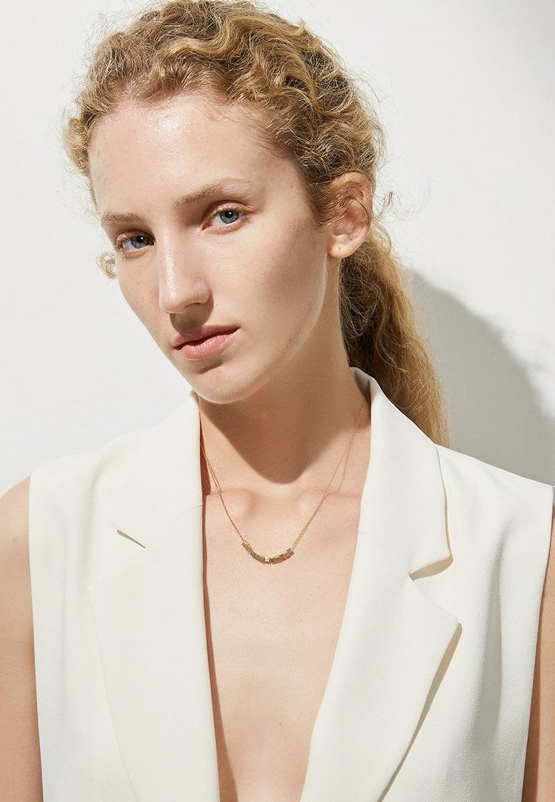 NICHE GOLD SQUARA NECKLACE