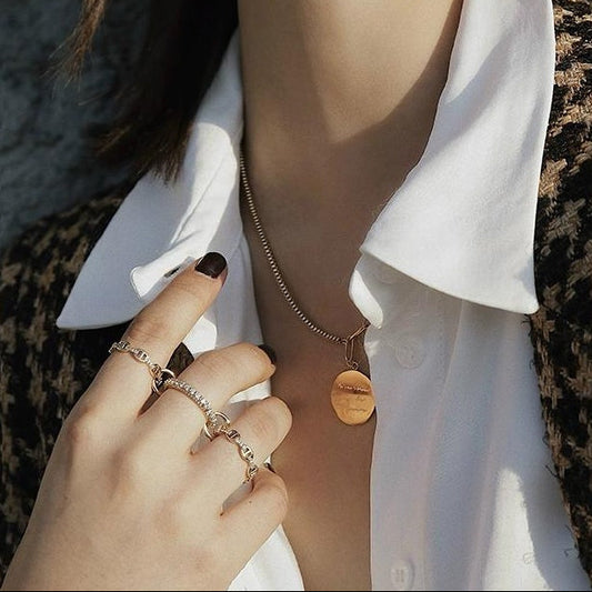 THIN TRENDY FINGER RING