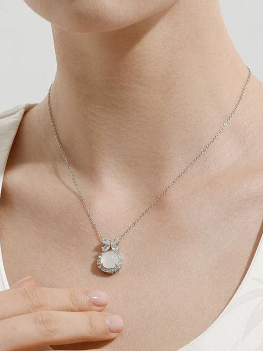 CRYSTAL FOUR LEAF CLOVER NECKLACE