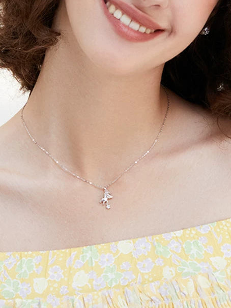 STAR-CATCHING BEAR NECKLACE