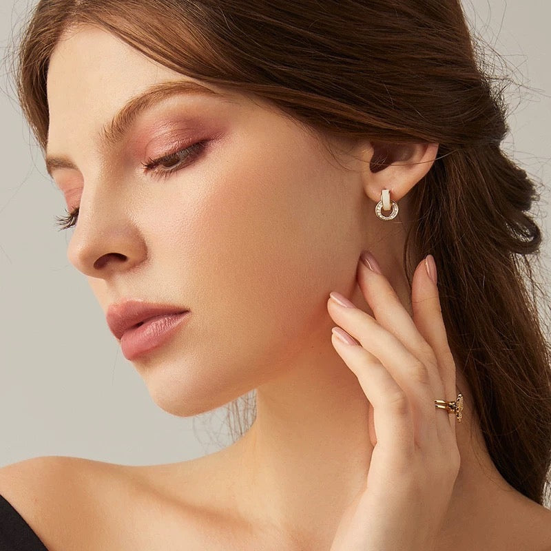 ZIRCONIA WHITE RING PIERCE