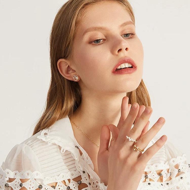 ZIRCONIA HOOP PIERCE