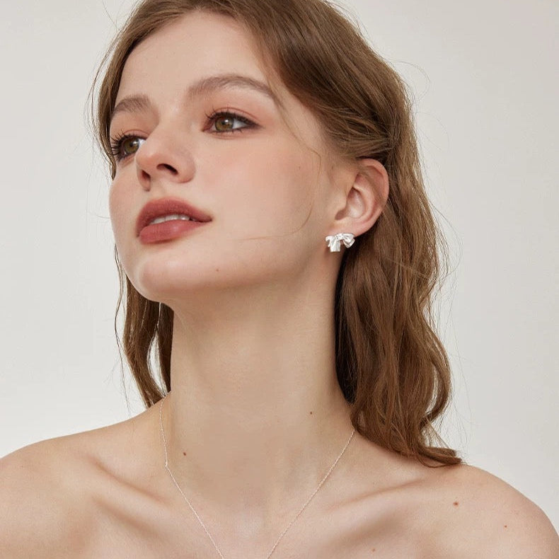 SILVER RIBBON PIERCE