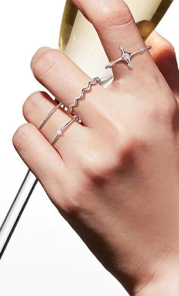 LIGHT LUXURY STACKING RINGS SET