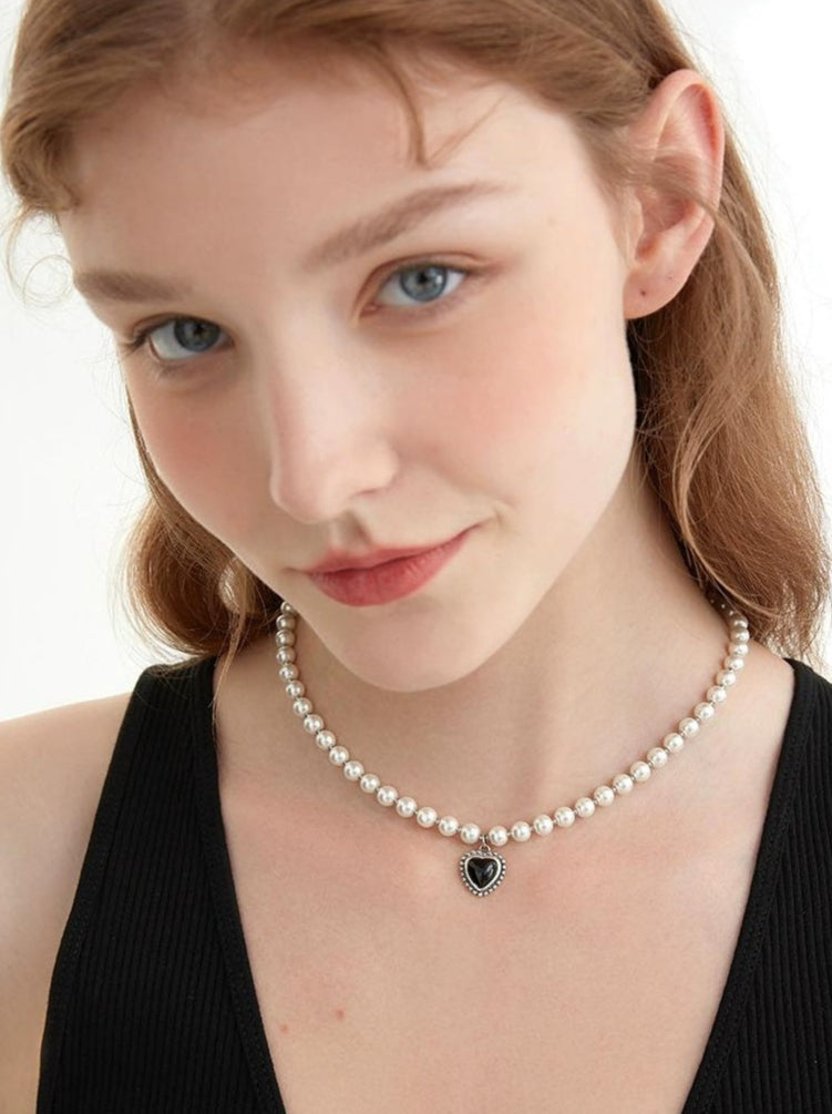 RETRO PEARL BEADED NECKLACE