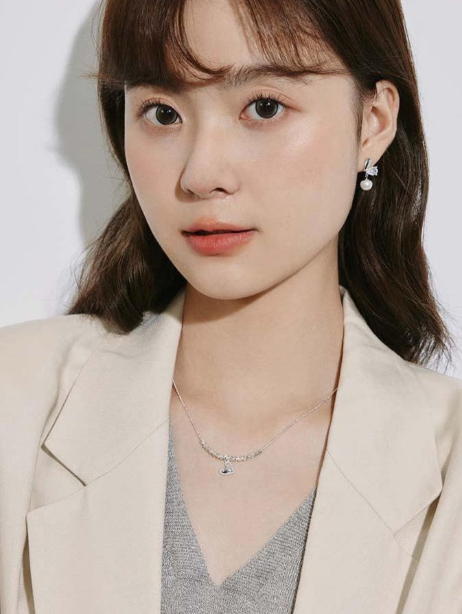 ELEGANT HEART NECKLACE