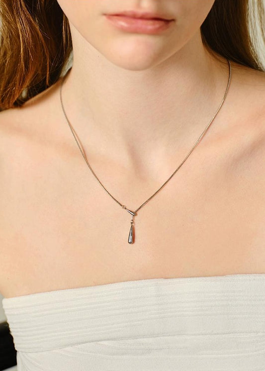 SILVER WILLOW WATER DORP NECKLASE