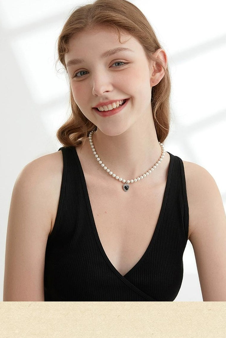 RETRO PEARL BEADED NECKLACE