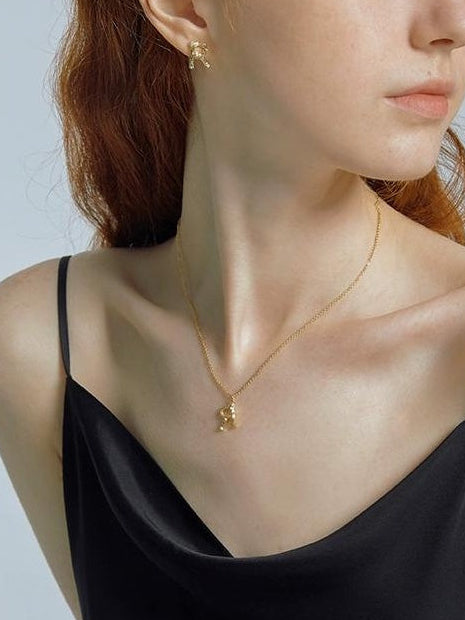 GOLD INITIAL PENDANT NECKLACE