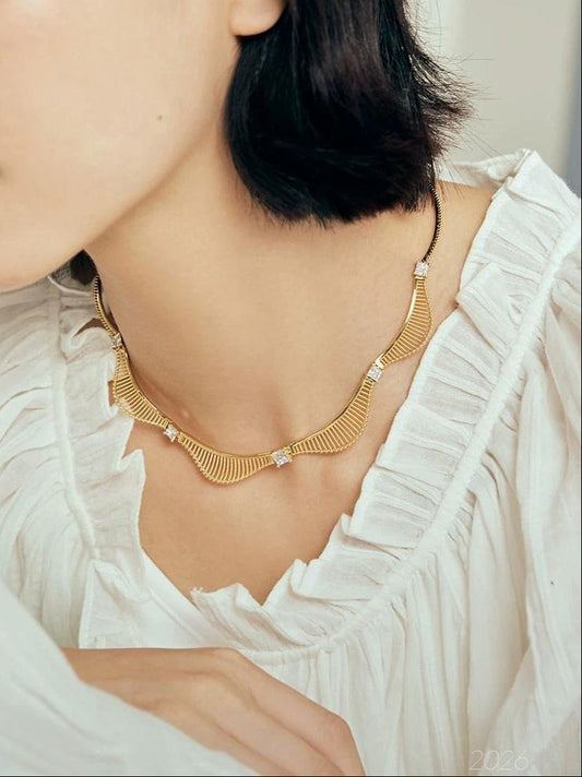 ELEGANT GOLD COLLARBONE NECKLACE
