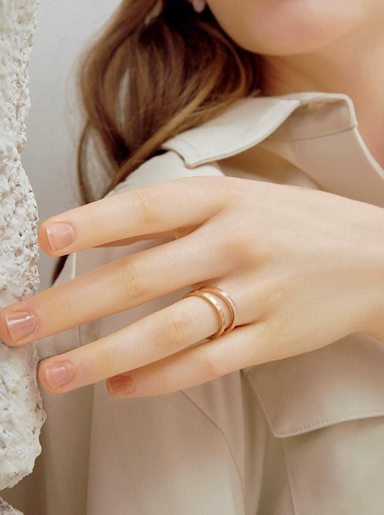 ROMAN NUMERAL TITANIUM RING