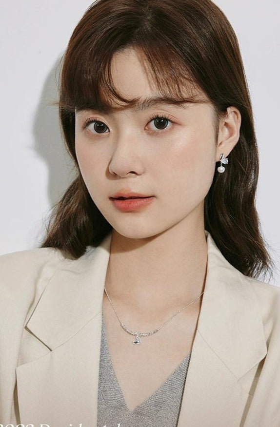 ELEGANT HEART NECKLACE