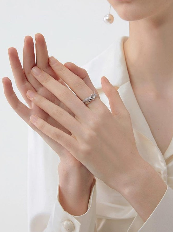 CHIC MINIMALIST RING