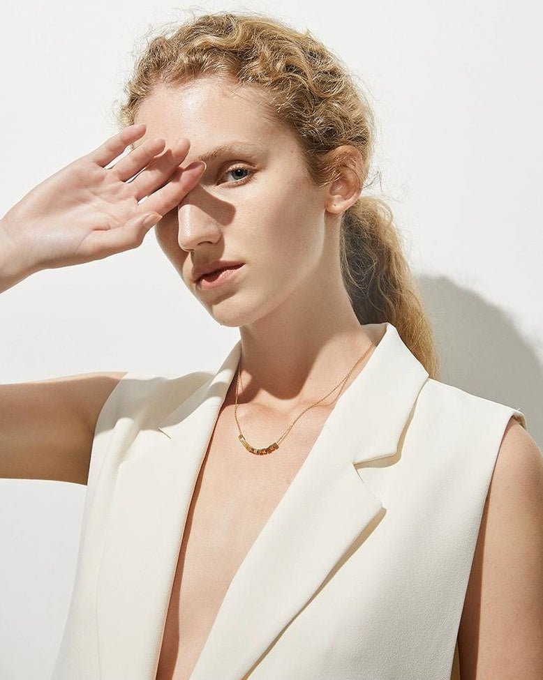 NICHE GOLD SQUARA NECKLACE