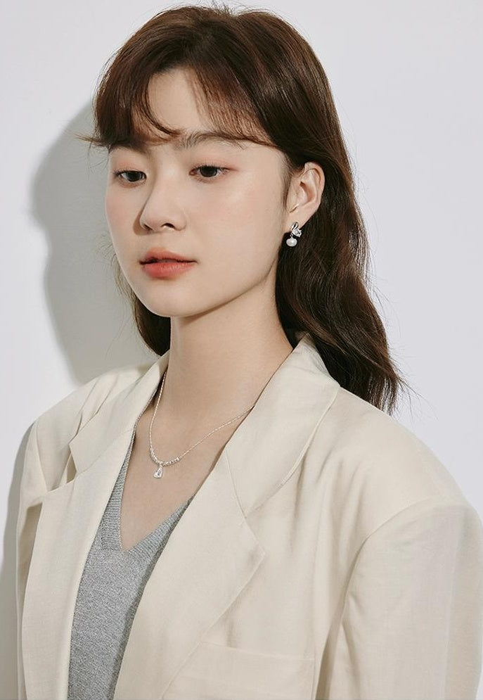 ELEGANT HEART NECKLACE