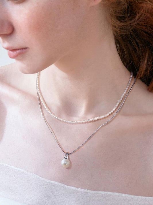 LAYERED PEARL NECKLACE COLLECTION