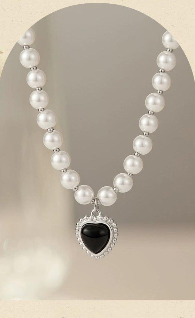 RETRO PEARL BEADED NECKLACE