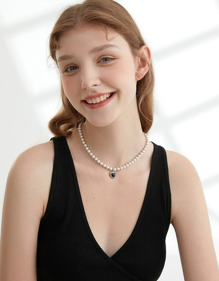 RETRO PEARL BEADED NECKLACE