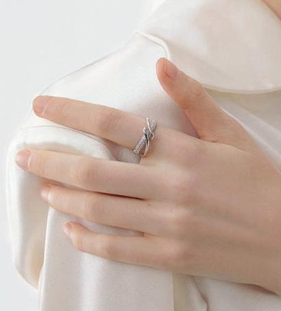 CHIC MINIMALIST RING