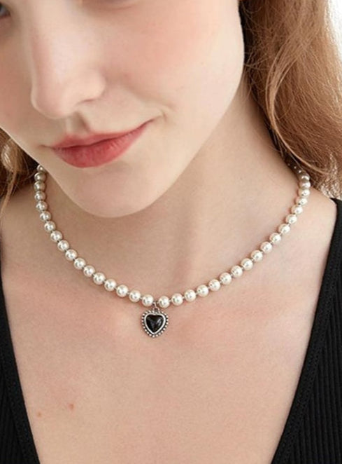 RETRO PEARL BEADED NECKLACE