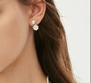 ELEGANT PEARL SHELL NECKLACE