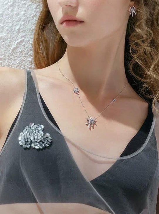 ROMANTIC FIREWORK PENDANT NECKLACE