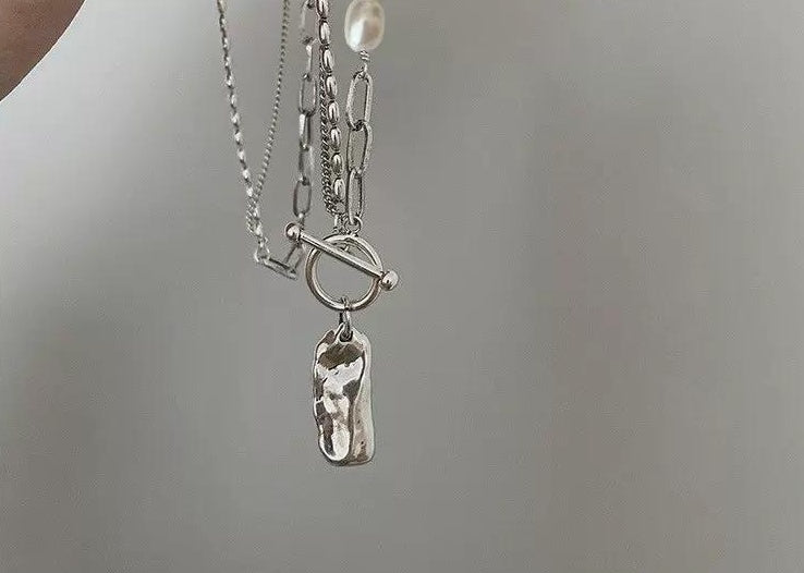 CHIC LAYERED PEARL NECKLACE