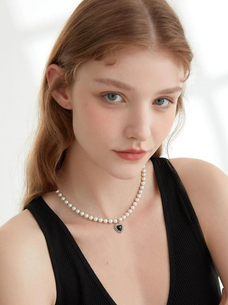 RETRO PEARL BEADED NECKLACE