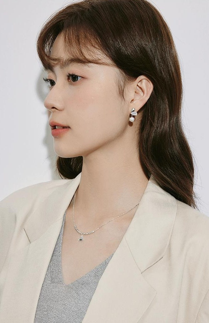 ELEGANT HEART NECKLACE