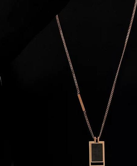 MINIMALIST ENGRAVED NECKLACE