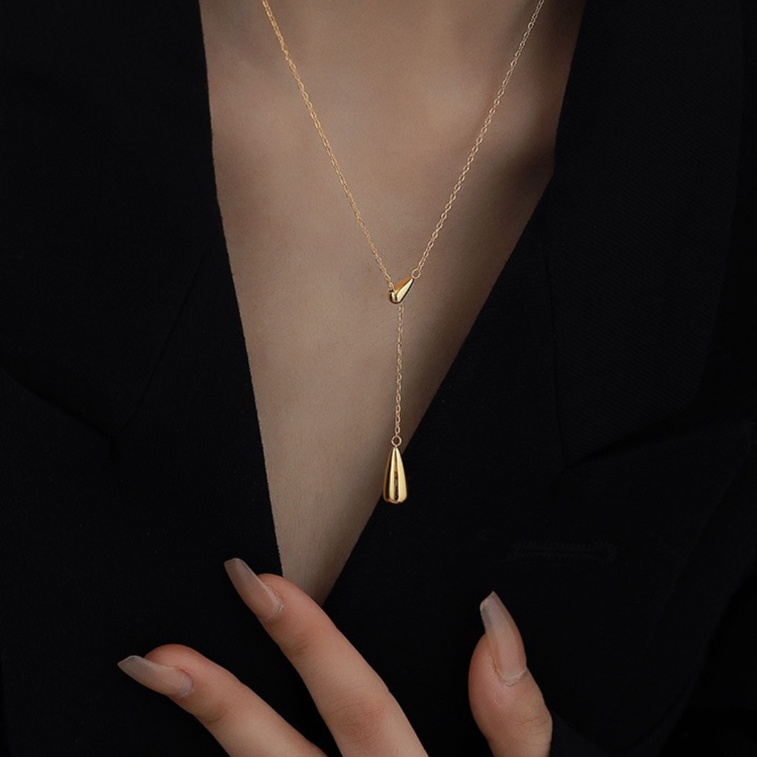 GOLD TEAR MOTIF NECKLACE