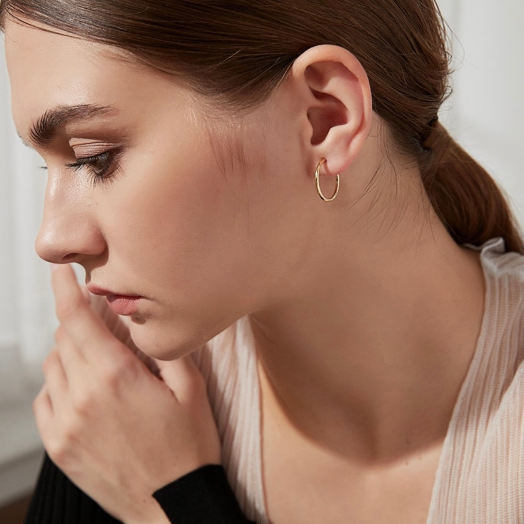 PLAIN GOLD HOOP EARRING
