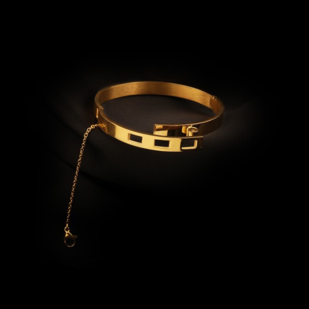 GOLD CHAIN DESIGN BRACELET