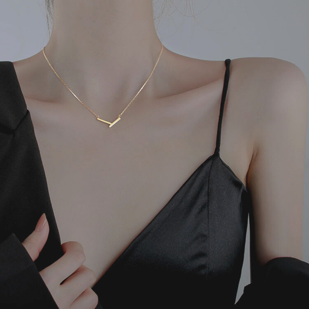V SYMBOL NECKLACE (all 2 colors)