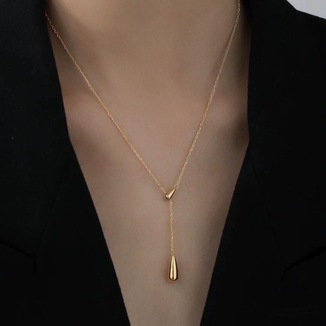 GOLD TEAR MOTIF NECKLACE