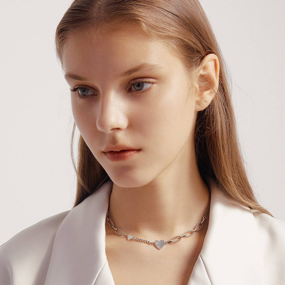 SILVER HEART NECKLACE