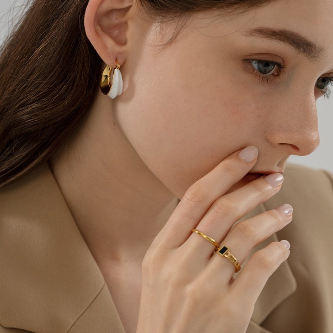 GOLD BLACK PLATE RING