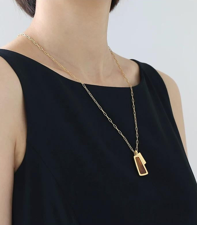 GEOMETRIC PENDANT LONG NECKLACE