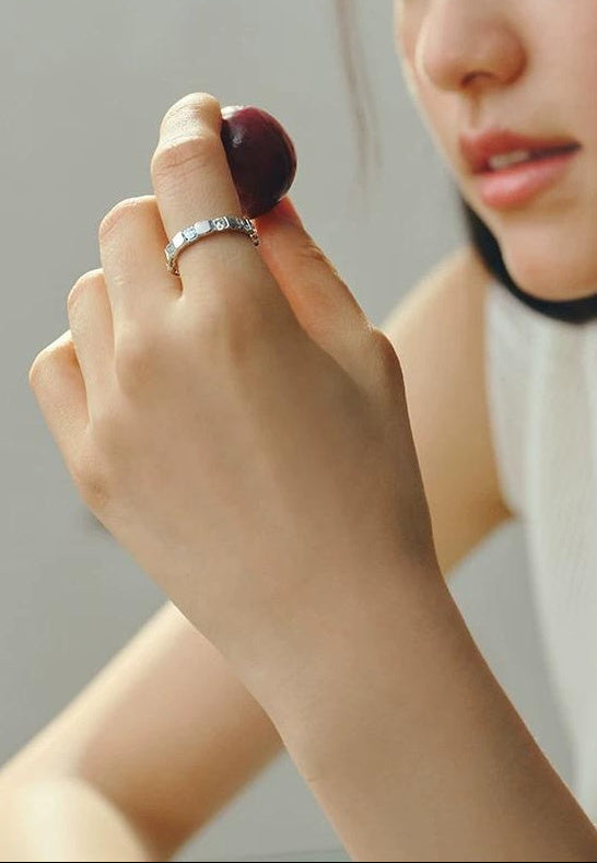 LUXURY PLAIN BAND RING