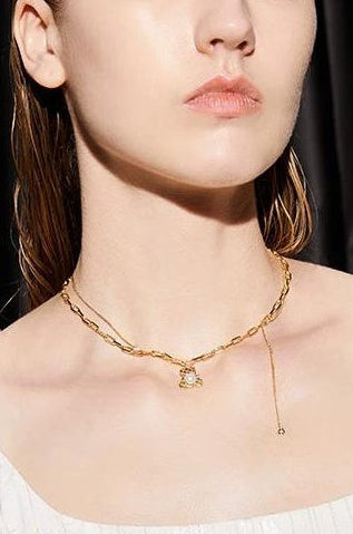 CHILDLIKE BEAR PEARL NECKLACE