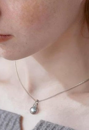 LAYERED PEARL NECKLACE COLLECTION