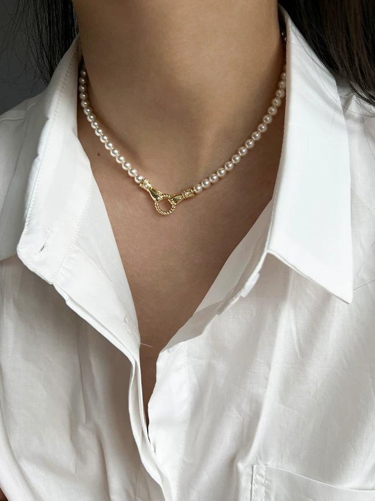 FAIRYTALE VINTAGE PEARL STATEMENT NECKLACE