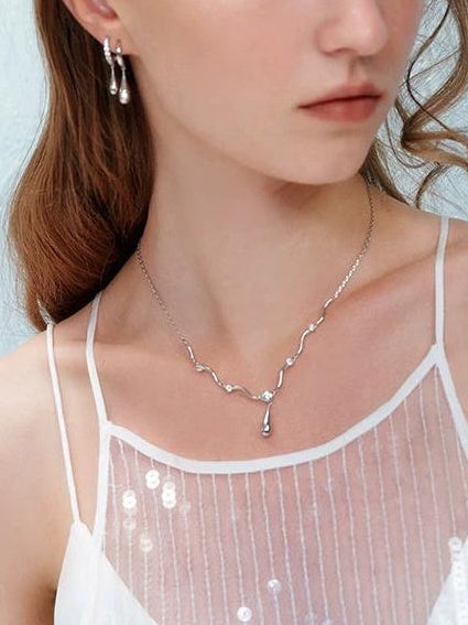 WATER DROP ZIRCONIA NECKLACE
